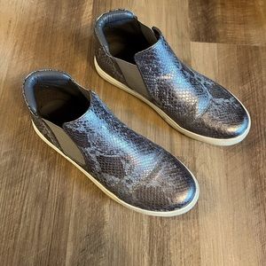 Snakeskin shoes